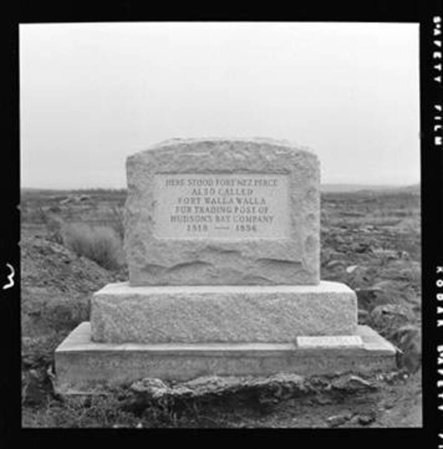 Fort Nez Perce Monument