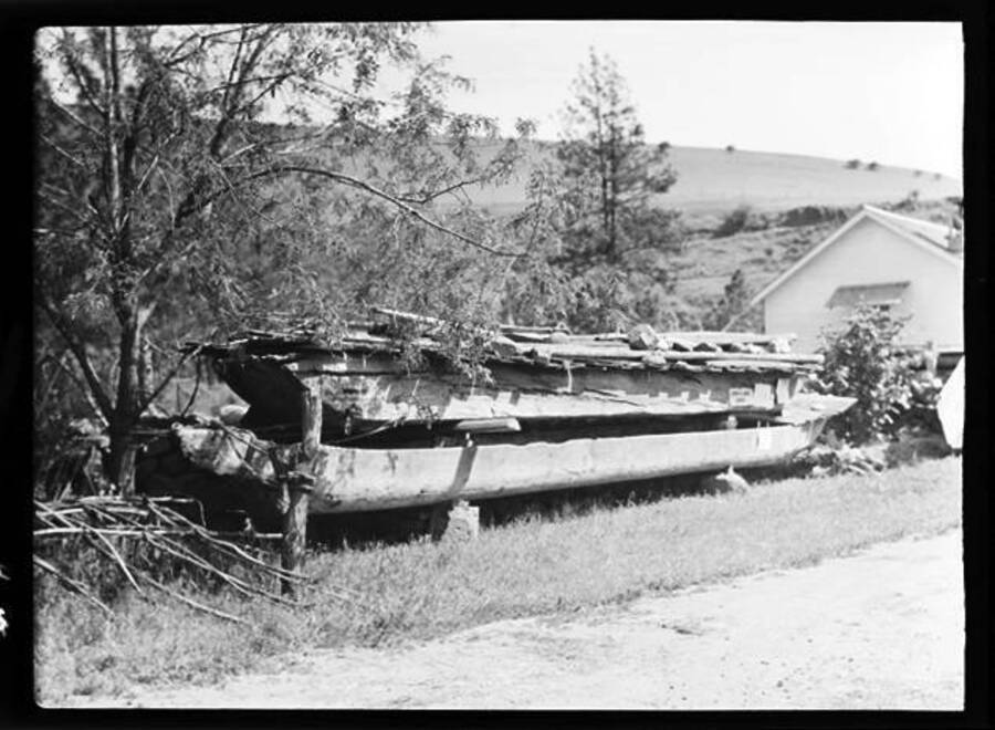 Lewis and Clark canoe at Spalding