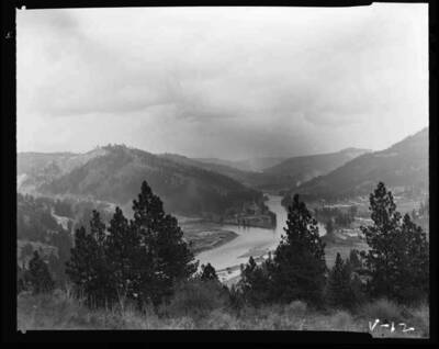 Image of unidentified dam and river.