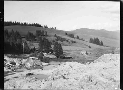 Image of unidentified dwelling.