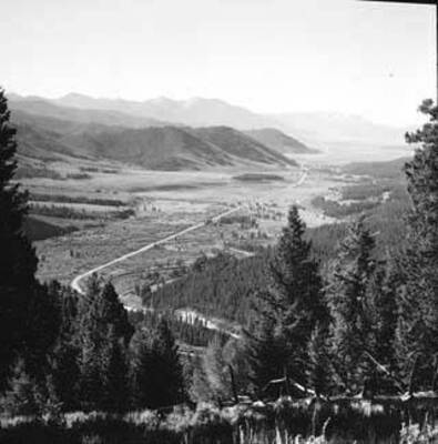 Image of Upper Yellowstone Falls.