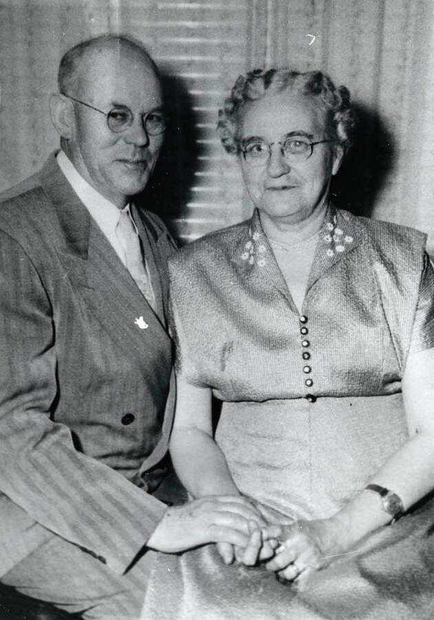 Arthur and Alice McClure Strong pose for a photograph together