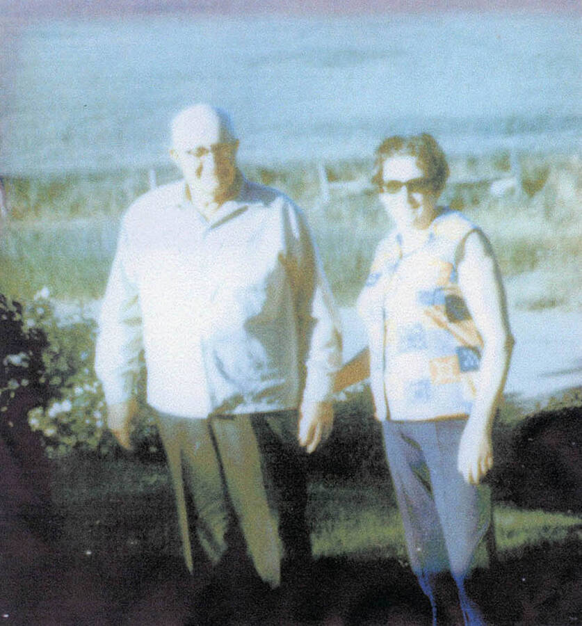 A photograph of Fred and Violet Rohn prior to their passing.