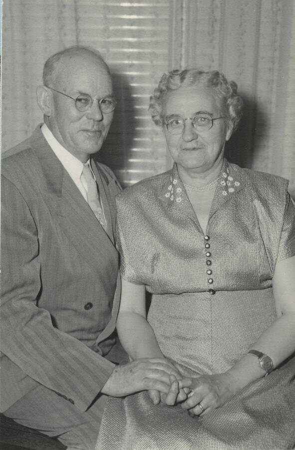 Photo of Arthur and Alice (McClure) strong