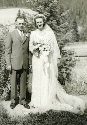 Wedding portrait of Rena Cole and Edward Bysegger
