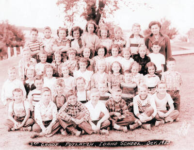 Front row, Ronnie, Joe, Ralph, James A., Laverne Skyles, Gerald. Second row, Tommy; Raymond, Billy, Eddie, Don. Third row, Lowell, Barbara, Dorthy, Judy, Sharon, Dixie, Barbara, Patty, Connie, Donald. 4th row, Dannie R., Donna W., Beatrice S., Ann, Jean P., Sharon V., Lottie, Sally, Caroline, Jo Ann, Billy H. 5th row, Jimmy S., Don Kegley, Geraldine D., Lavina H., Sharon, Judy, Larry, Dale, Mrs. Streeter.