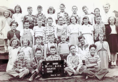 Potlatch Elementary School 4th grade class
