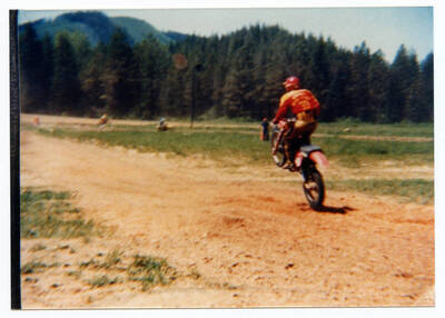 Tim Fleener competing at the Fossil bowl at Clarkia, Idaho.