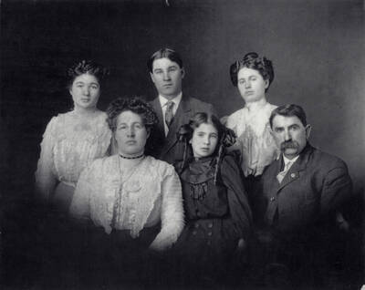 Photo of Edith Hodge, Shelly Hodge, Irma Hodge, Naomi Hodge, Jess Hodge