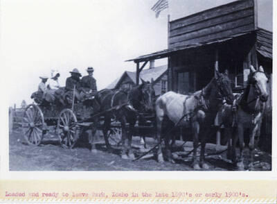 Family loaded up ready to leave Park, ID