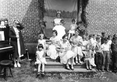 May Queen and court of Bovill Grade School.
