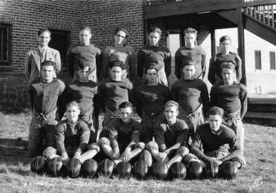 The Bovill High School football team.