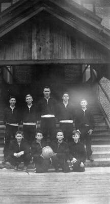 Bovill High School basketball team.