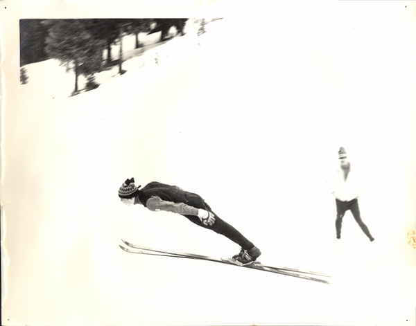 A ski jumper in the air