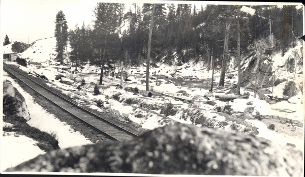 Train tracks on the winter