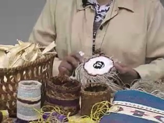 Ethel Greene explains the process of making a cornhusk bag