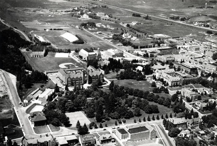 Looking northwest at the University of Idaho campus in 1959. Photograph taken by Hodgins photo.