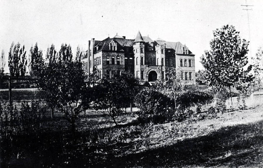 School of Mines, University of Idaho, completed in 1902, picture 1915.