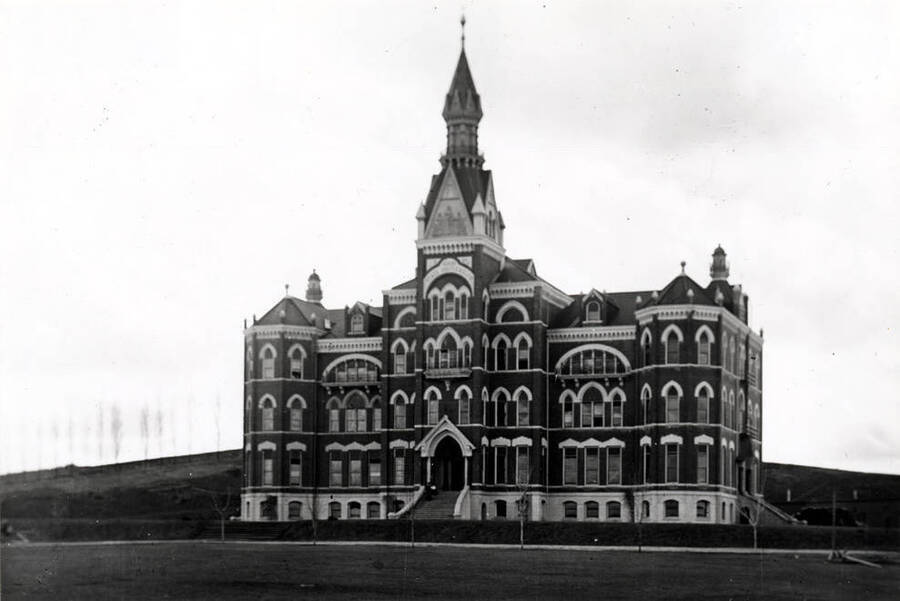 Administration Building. University of Idaho, burned in 1906. Picture from a glass negative by M.L. Romig about 1905.