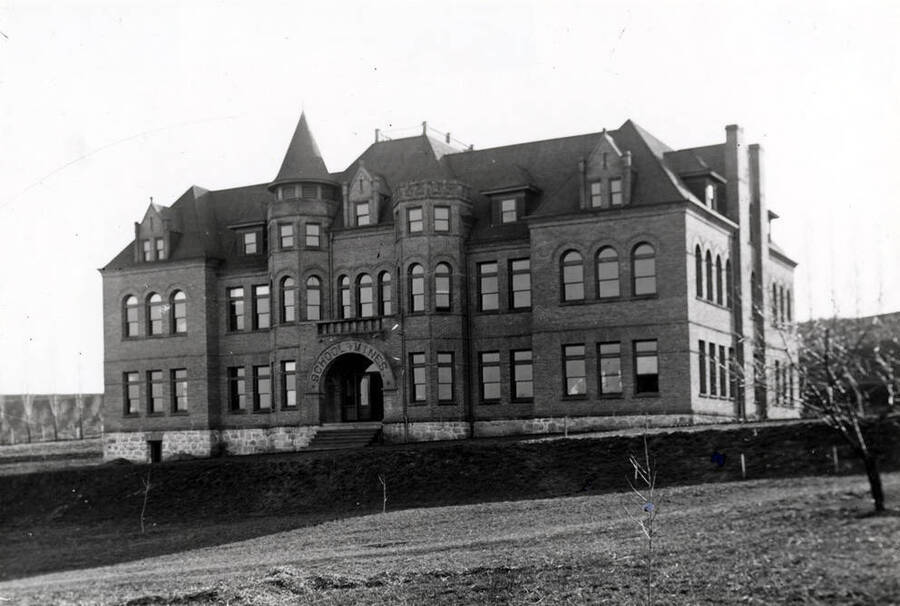 School of Mines, University of Idaho, later Engineering Building. Picture from a glass negative by M.L. Romig about 1905.