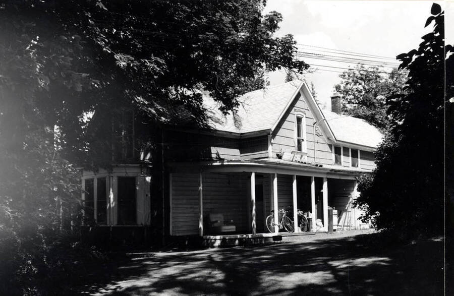 Judge Forney residence, one of the older homes [in Moscow] built in 1889 located at 310 East A Street. Picture June 25, 1976, by Clifford M. Ott.
