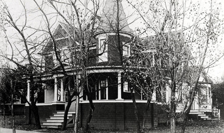 M.H. Rhodes residence built in the 1890s, remodeled arly 1900s. Located at the northeast corner of Eighth and Washington streets. Rhodes was the inventor and builder of the first Rhodes Harvester in a foundry and machine shop at 810 South Main Street, about 1911-1913.