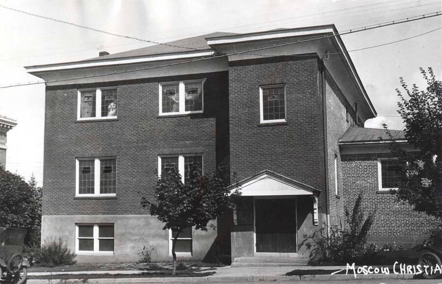 On the north side of Third Street east of the alley between Washington and Jefferson streets. Built in 1923 and 1924 and dedicated June 29, 1924. Razed in 1975 when the Christian and Baptist churches merged into the United Church of Moscow.