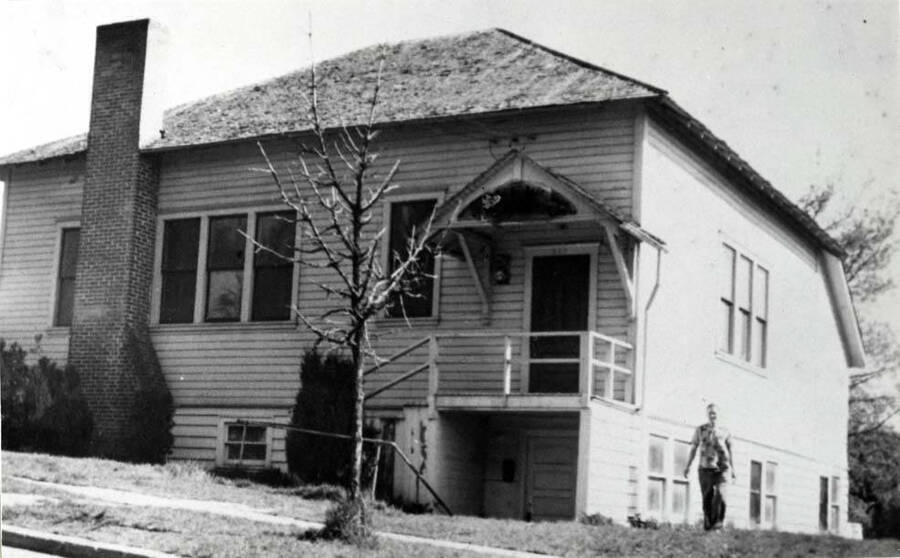 At 317 East First Street. When picture was taken, it was owned by the V.F.W. Post 2905 of Moscow. See picture [90-9-044].