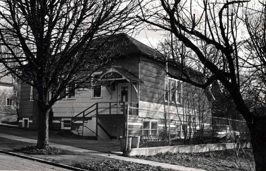 Built in the 1890s and later remodeled. Located at 317 East First Street. Used for several years as a school for handicapped children. Now occupied by Creative Workshop. [Photograpy by Clifford M.] Ott, January 22, 1978.