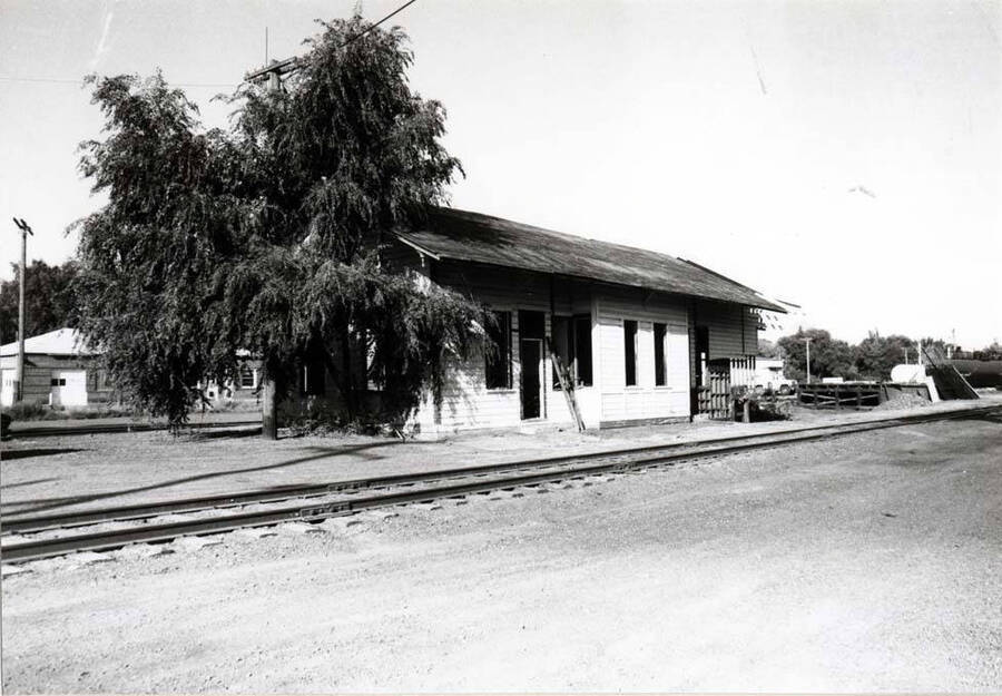 O.R. & N. [Oregon Railroad and Navigation Company] depot built in 1885 being razed September 30, 1983. See picture 90-9-059. Picture by Clifford M. Ott.