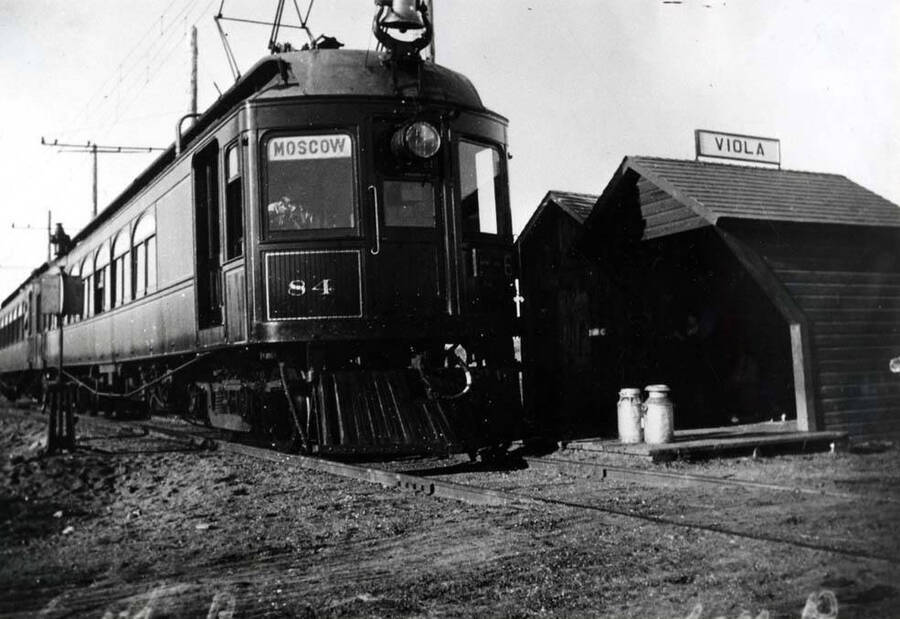 Spokane & Inland Electric passenger train at the Viola, Idaho station. Original picture from Glen Palmer.