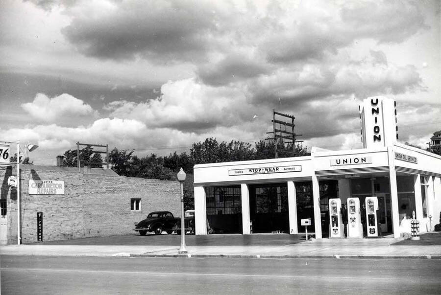 Northeast corner of Seventh and Main streets. Front view of Union Oil Company's service station. 1930s.