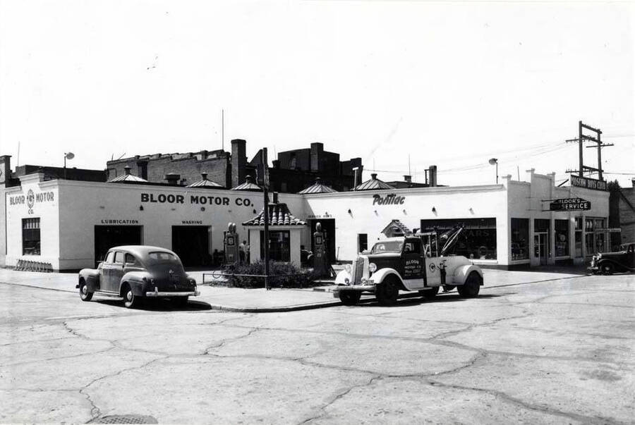 Southwest corner of Second and Washington streets. Bloor Motor Company. Pontiac dealer and service station, about the 1940s.