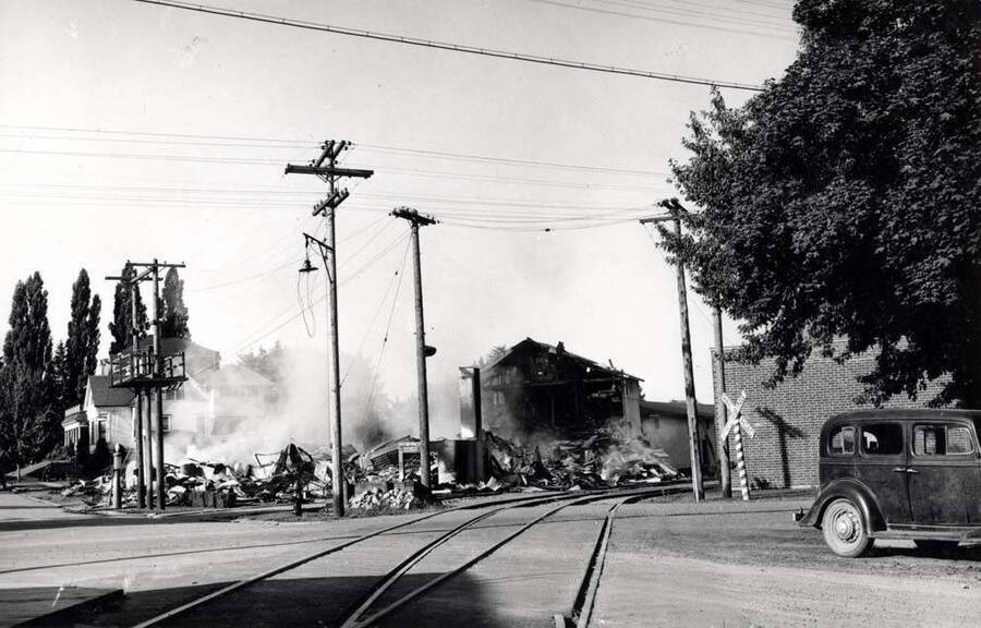Flat house at the west end of the Washburn-Wilson Seed Company building was all that was left standing after the fire of July 7, 1945. [Charles] Dimond picture.
