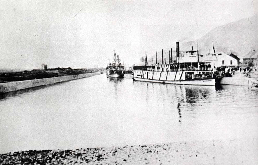 Inland Empire (foreground) and "Undine" in the Big Eddy basin, Celilo Canal.