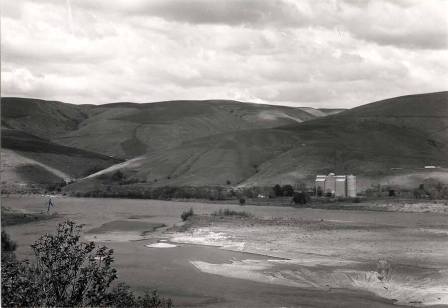 Looking north across Snake River at Almota May 15, 1968. Arrows point to ferry.