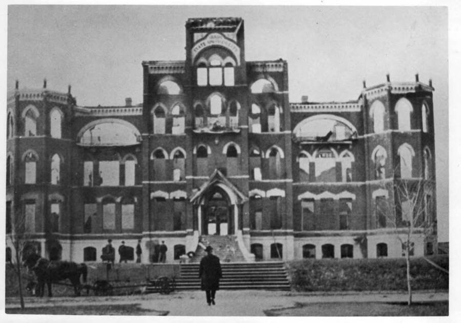 University of Idaho Administration Building after the fire of March 30, 1906 showing the walls still standing.