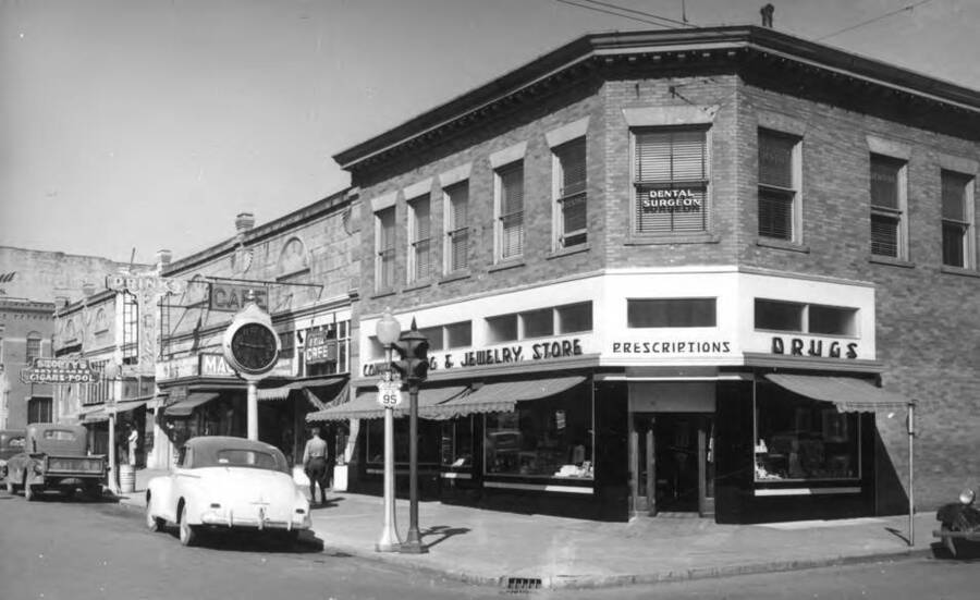 The Corner Drug Store had just finished a remodeling of the store front. Picture September 9, 1944 by Dimond of Hodgins Drug Store.