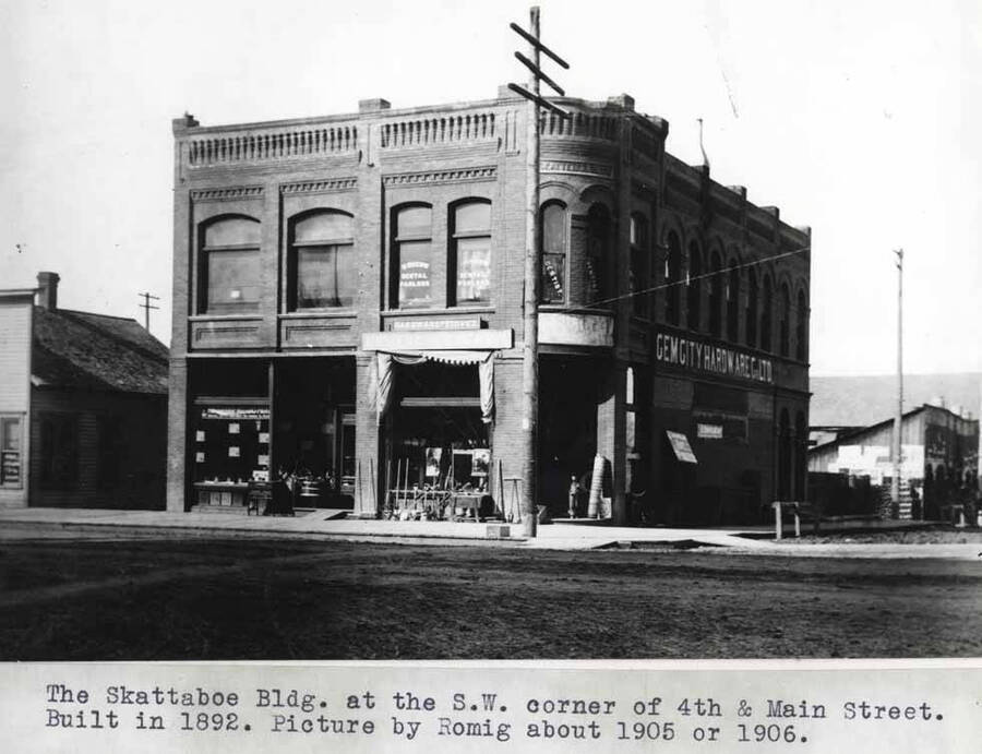 At the southwest corner of Fourth and Main streets. Built in 1892. Picture by M.L. Romig about 1905 or 1906.