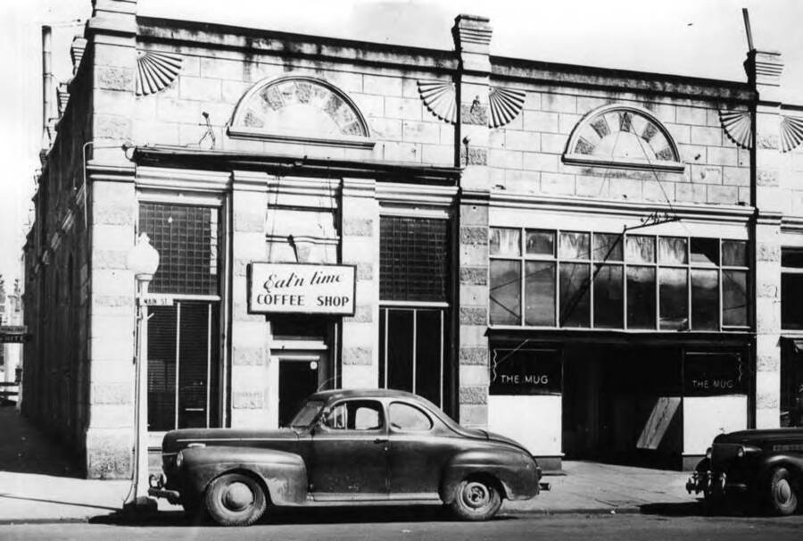 The north two rooms of the Spicer Block as it looked in 1946, Davids' 50th anniversary. The "Badger Store" (David & Ely) occupied the two rooms at right of the coffee shop.