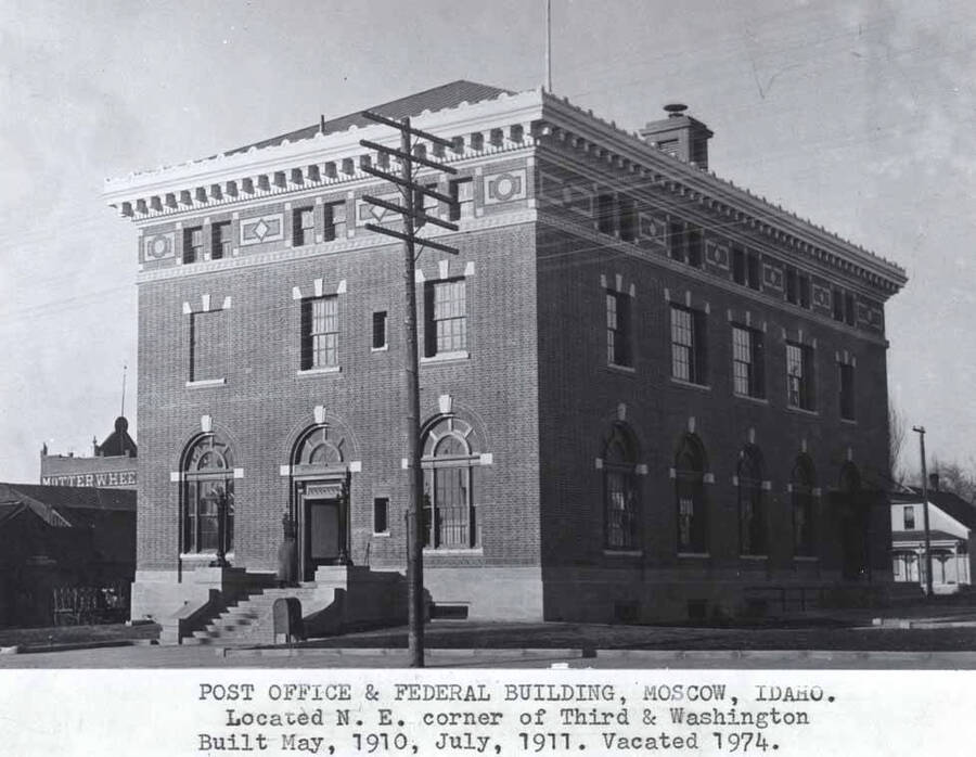 Located northeast corner of Third and Washington streets. Built May 1910 - July 1911. Vacated 1974.