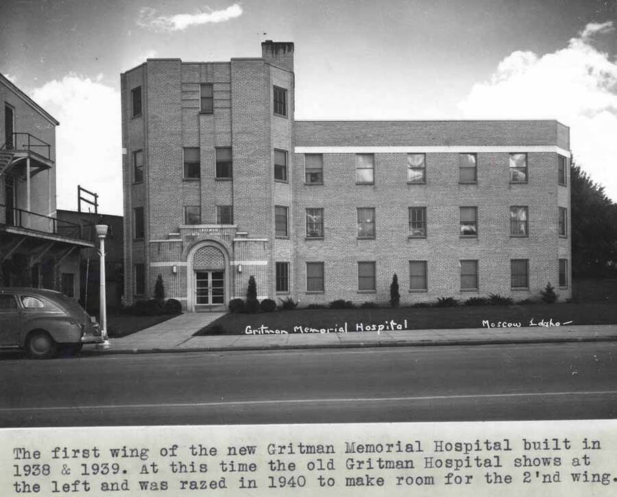 The first wing of the new Gritman Memorial Hospital built in 1938 and 1939. At this time the old Gritman Hospital shows at the left and was razed in 1940 to make room for the second wing.