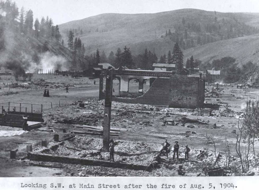 After the fire of August 5, 1904.