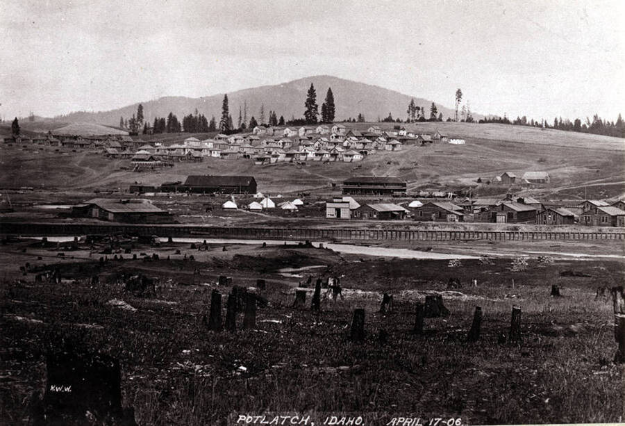 Showing the depot and Gold Hill, April 17, 1906.