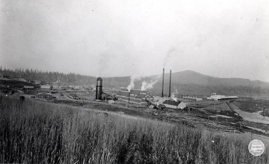 In 1913. Both were built by the Potlatch Lumber Company. A steam engine generating plant was installed in 1910 to furnish electric lights for the town and mill. Picture by the American Lumberman photographer John D. Cress.
