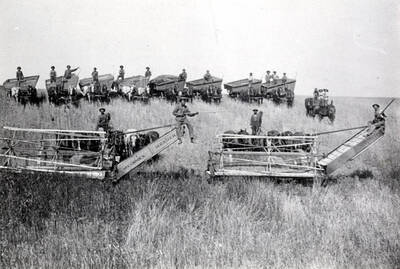 Header box outfit 1920-1930. Pomeroy area.