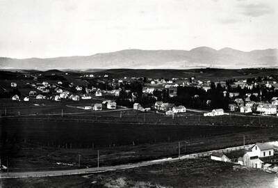 Looking north at the northwest part of Moscow about 1907. Sixth Street in foreground, Third Street next. Picture from a 11 x 14" glass negative from Sterner Studios.