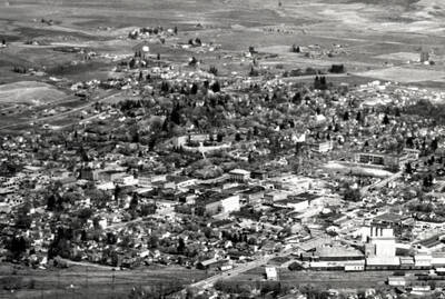 An enlargement of part of the above [90-8-046] picture.