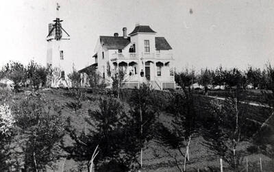 Henry McGregor residence built in 1891 in the center of the block between Sixth and Seventh streets and Jefferson and Adams streets. House moved to Lewis Street in 1903. McGregor also built the McGregor House (hotel) and sold to Dr. Gritman in 1897 who converted into hospital.
