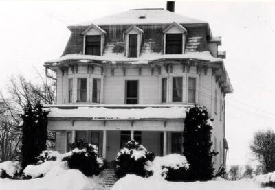 Almon Asbury Lieuallen residence built in 1884 on the west side of Almon Street at the intersection of First Street. Lilly [Lillie] Lieuallen Woodworth lived here for many years. Lieuallen was an early pioneer.
